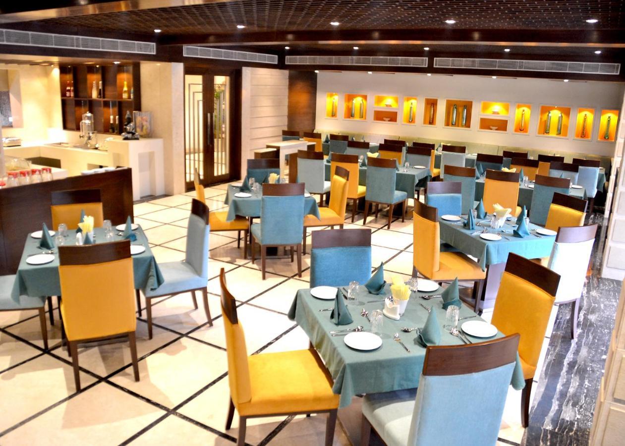 The Central Park Hotel Gwalior Exterior foto