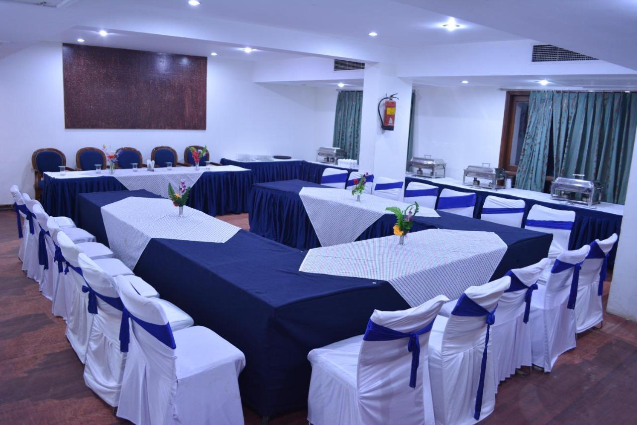 The Central Park Hotel Gwalior Exterior foto