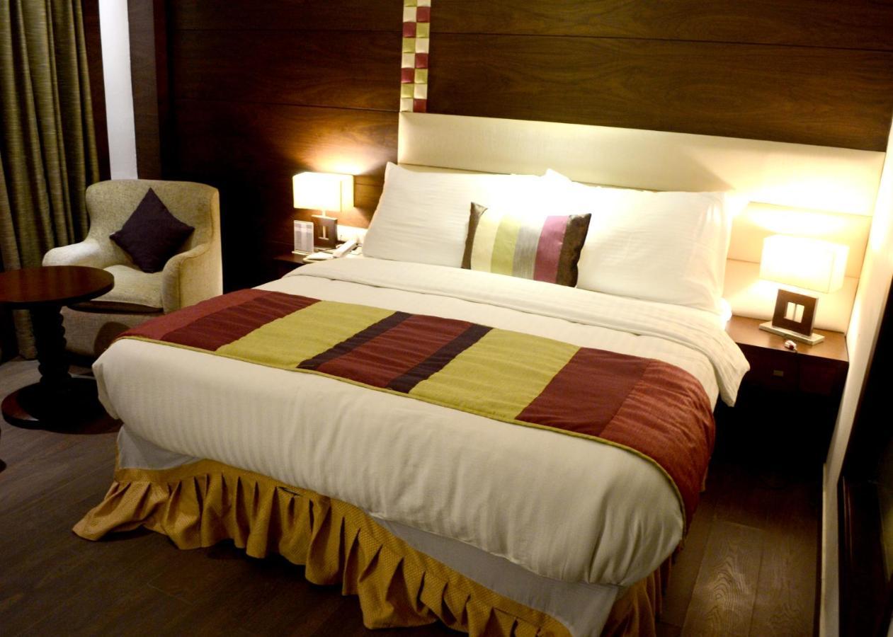 The Central Park Hotel Gwalior Exterior foto