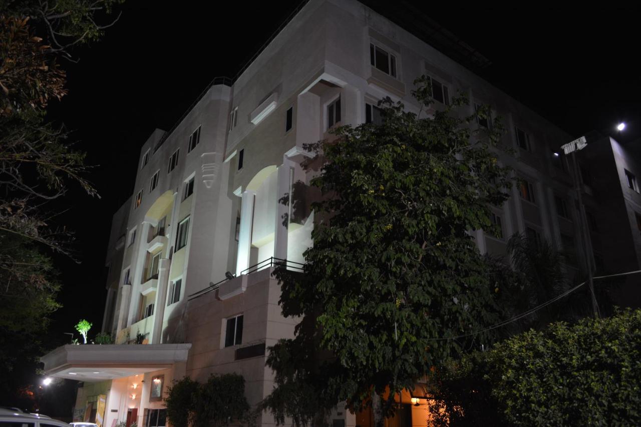 The Central Park Hotel Gwalior Exterior foto