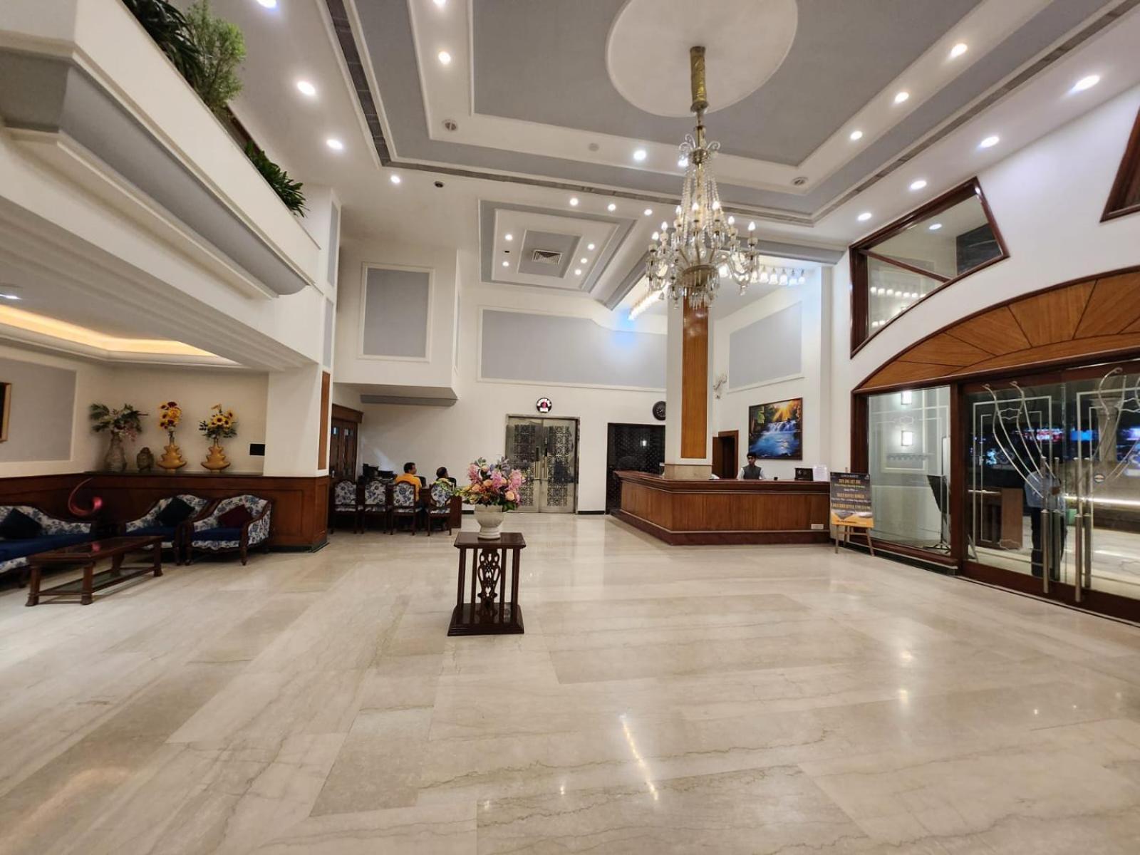 The Central Park Hotel Gwalior Exterior foto