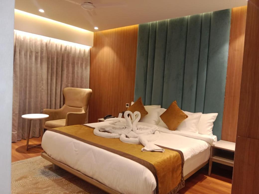 The Central Park Hotel Gwalior Exterior foto